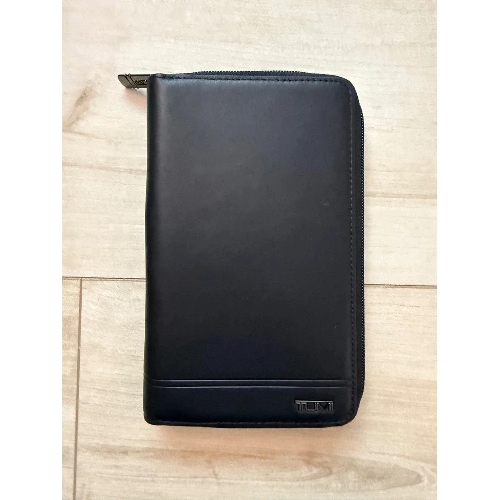 NWT $295 Tumi Horizon SLG Black Smooth Leather Zip Around Travel Wallet
